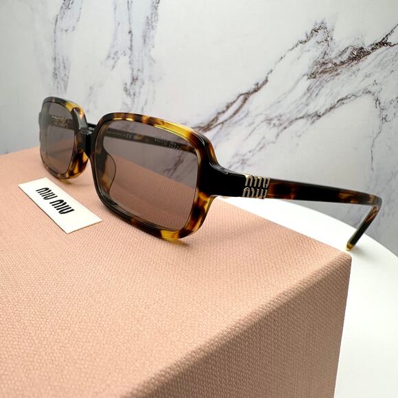 New MIU MIU Sunglasses Brown Square Tortoise Rectangular Gold Logo Authentic - Picture 3 of 16